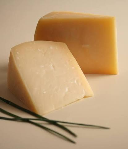 Saucisson au fromage